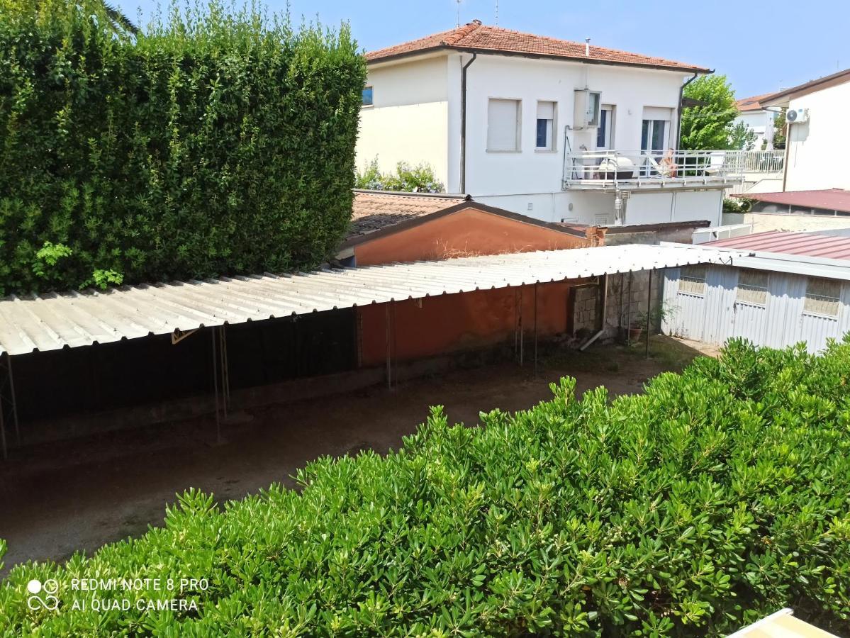 Le Palme 98 "Casa Vacanze" Lido di Camaiore Exterior foto