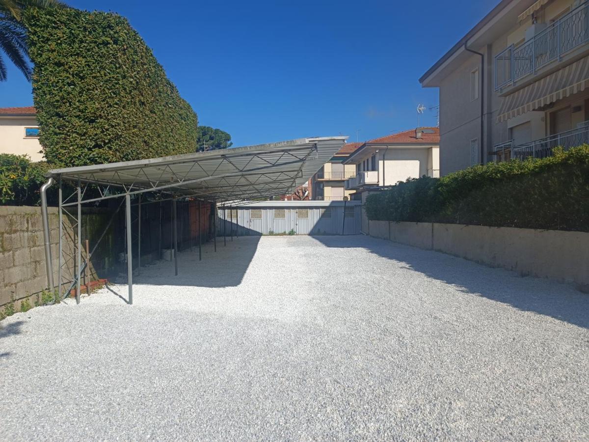 Le Palme 98 "Casa Vacanze" Lido di Camaiore Exterior foto